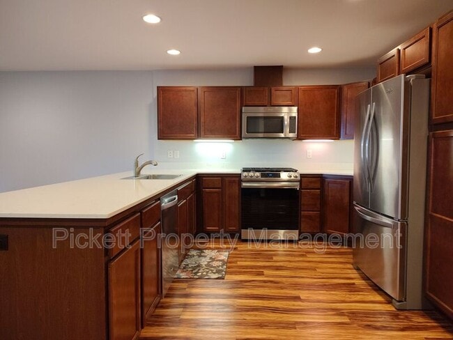 Building Photo - 10715 NE Rhody Wy