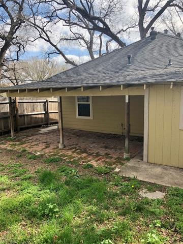 Building Photo - 905 Isbell Rd