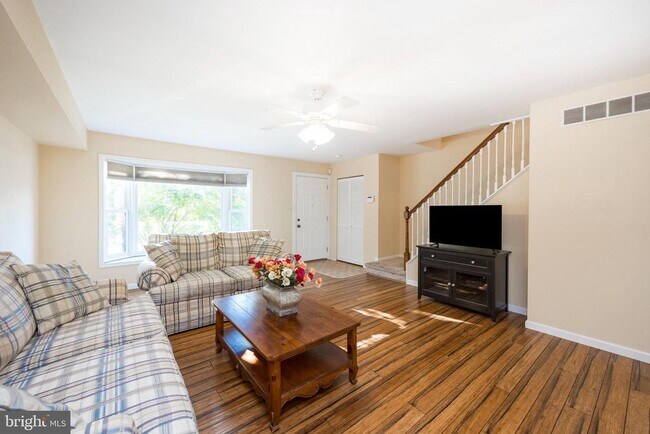 Building Photo - 3930 Gatehouse Lane