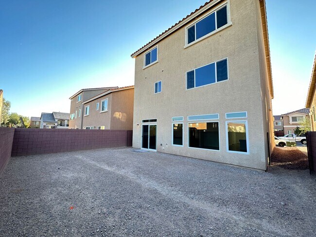 Building Photo - Robindale & Westwind