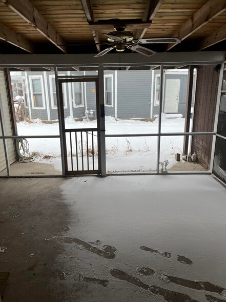 Patio - 209 E Wisconsin St