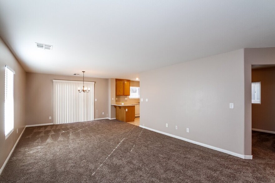 Building Photo - 10293 Burning Bush St