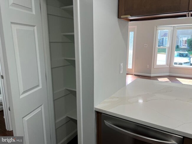 Building Photo - 12149 Salemtown Dr