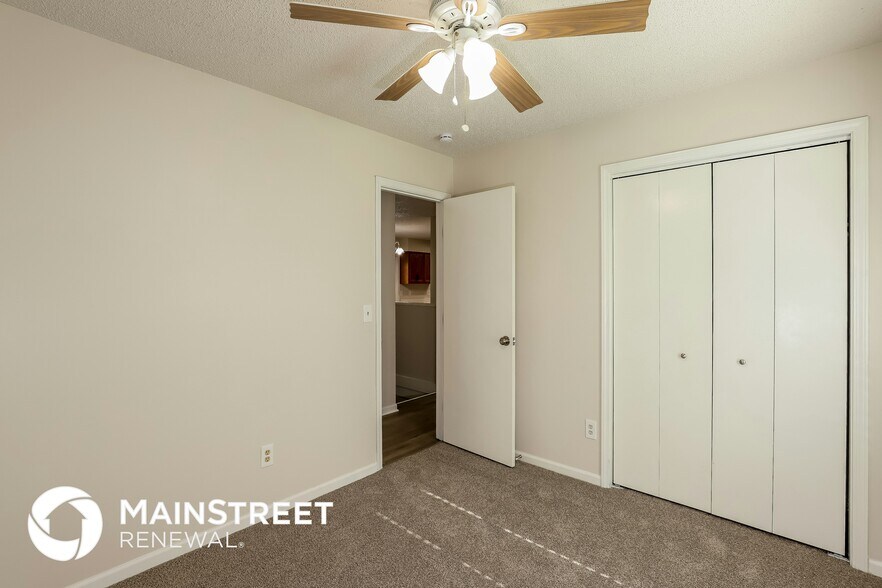 Building Photo - 1606 NE 112th Terr