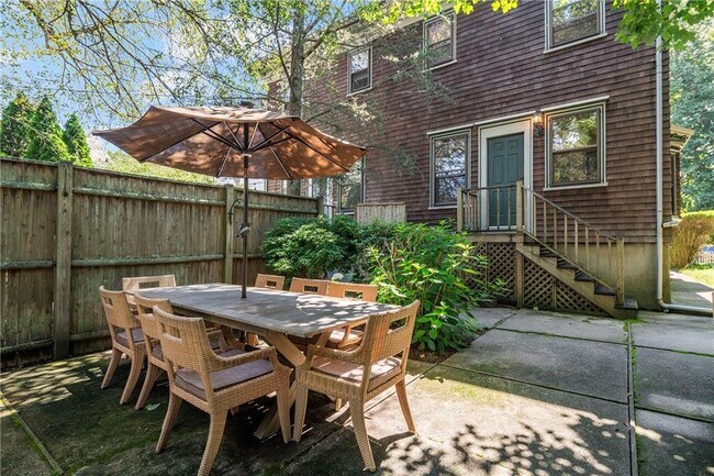 Building Photo - 14 Greenough Pl