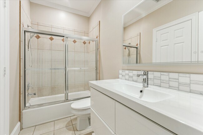 Building Photo - 3515 Yupon St