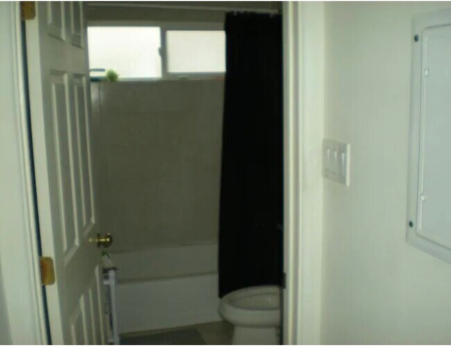 Building Photo - 1959 20th St