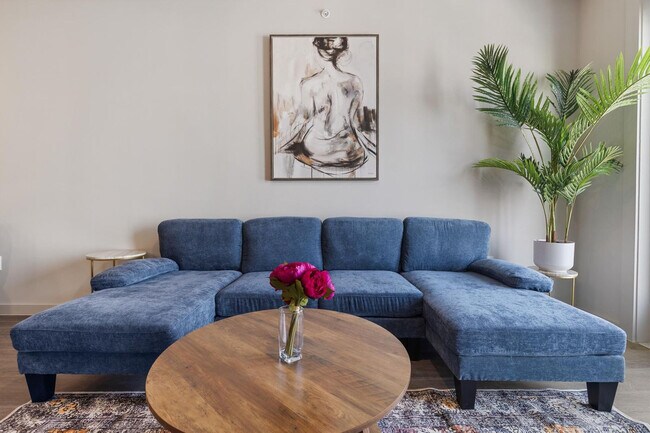 Building Photo - 5820 1/2 Cameron Road-SI FL4-ID1303398P