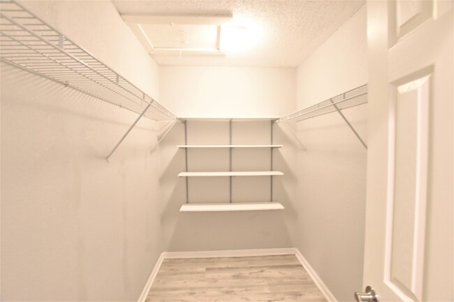 Building Photo - **Spacious 3-Bedroom Condo Available! 50% ...