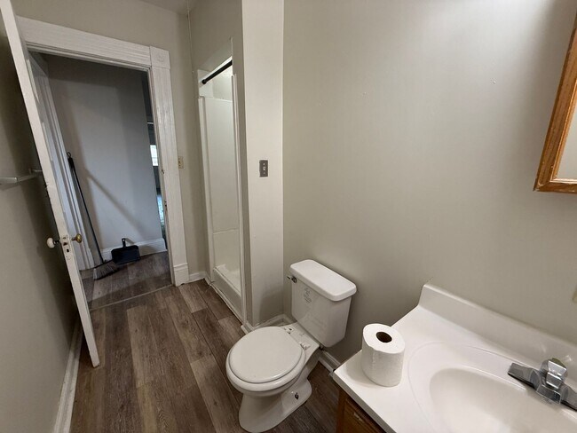 Building Photo - 376 Park Ave