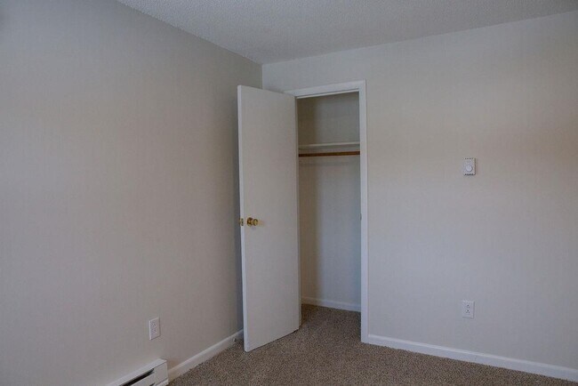 Building Photo - 180 N Main St