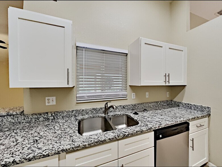 Building Photo - 2938 Hickory Ridge Dr