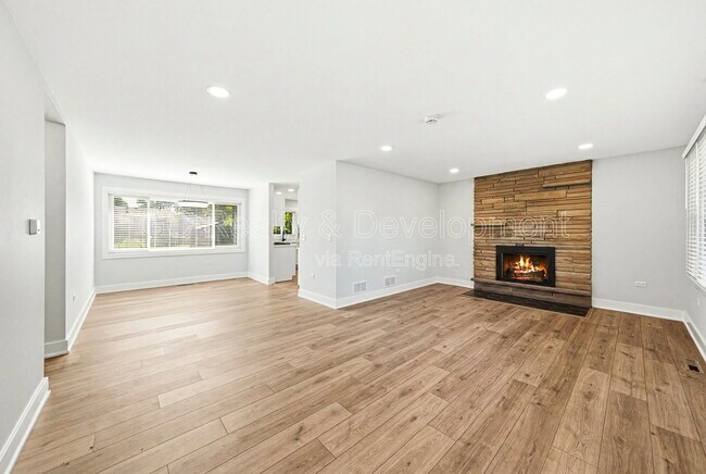 Building Photo - 106 Hawthorne Dr