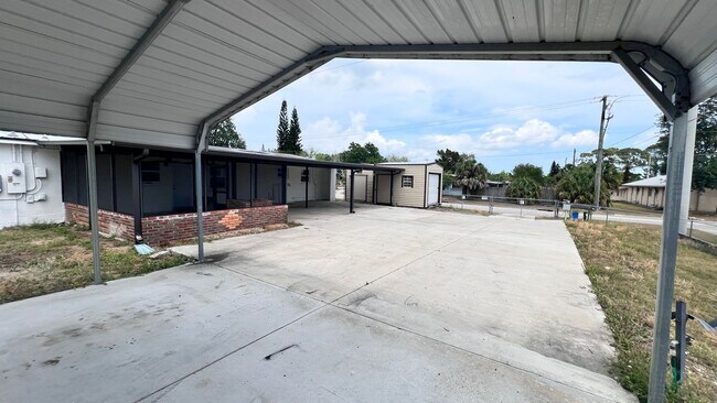 Building Photo - Timeless Appeal Meets Modern Living – 3BR Home on Expansive Lot in Titusville! WASHER & DRYER INC...