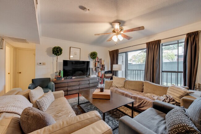 Primary Photo - 11470 Audelia Rd