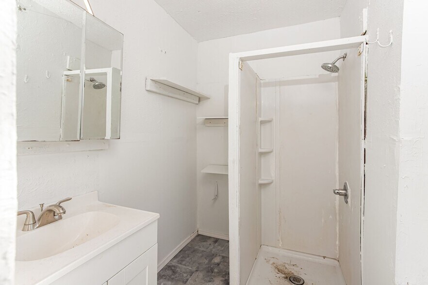 Building Photo - 2110 Brown Ave