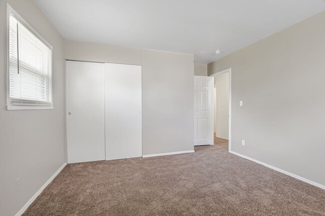 Building Photo - Cozy Ranch Home 30 Night Min Quiet Reynoldsburg
