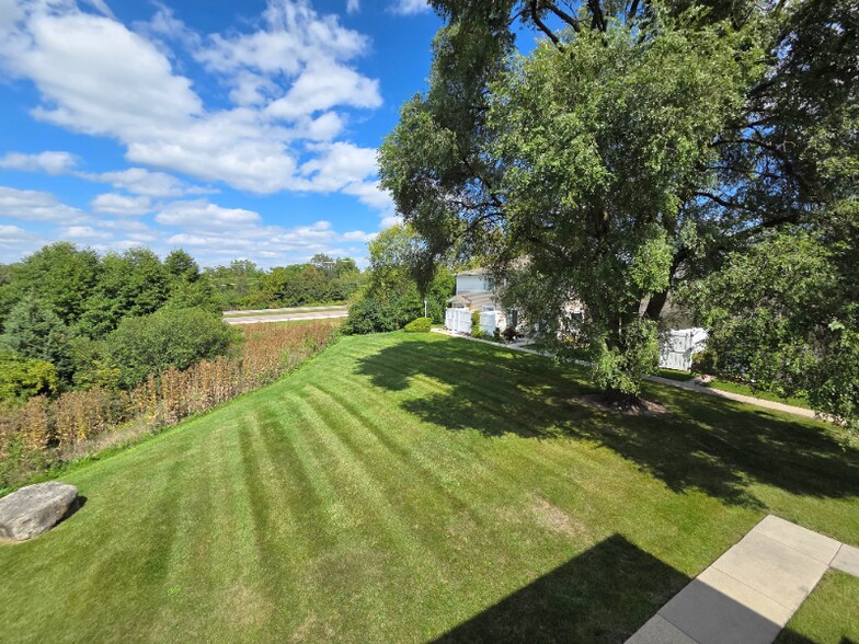 Building Photo - 1672 Cornell Dr