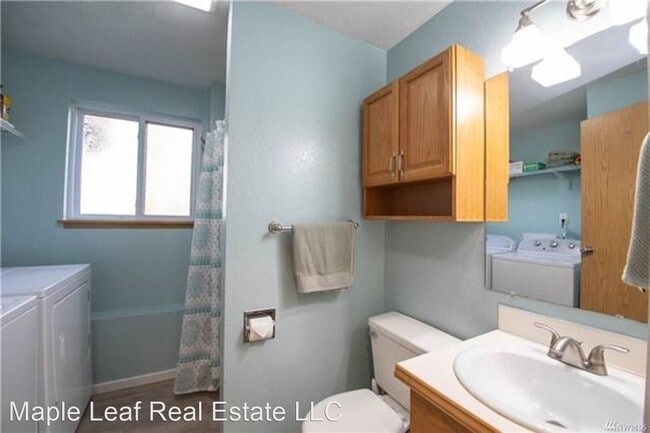 Building Photo - 4 br, 2.5 bath House - 4107 23rd Ave SW