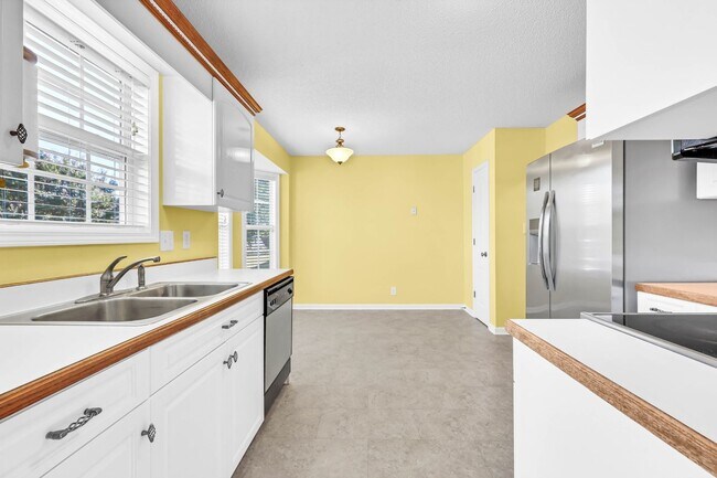 Building Photo - 3 Bedroom Pet Friendly Home For Rent With ...