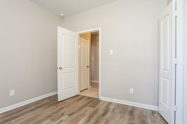 Building Photo - 13041 Tobin Dr