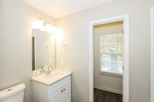 Building Photo - 11752 Spring Lake Way