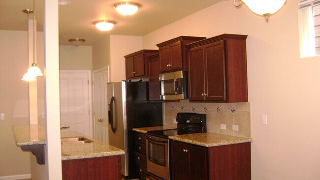 Building Photo - 7511 Kodiak Ave NE