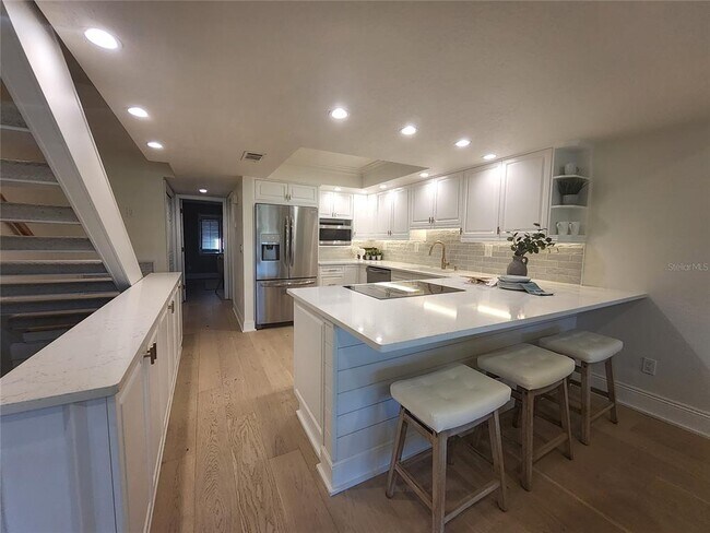 Building Photo - 1355 Pinellas Bayway S