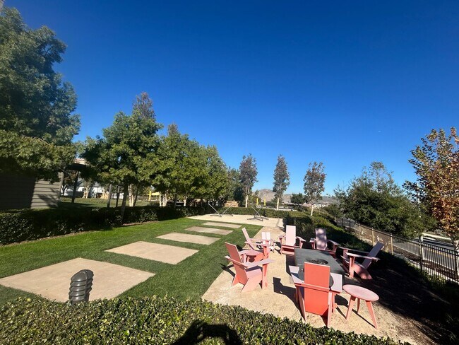 Building Photo - Modern 4 Bedroom Home with Downstairs Suite, Owned Solar & Resort-Style HOA Amenities