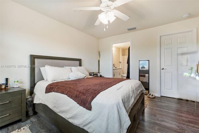 Building Photo - 3019 Honeywood Rd