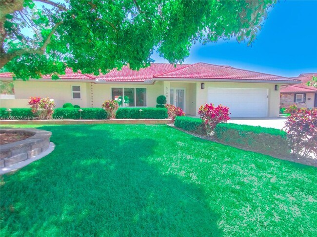 Building Photo - 5780 Sun Pointe Cir