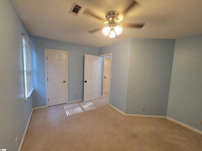 Building Photo - 503 Hillandale Rd