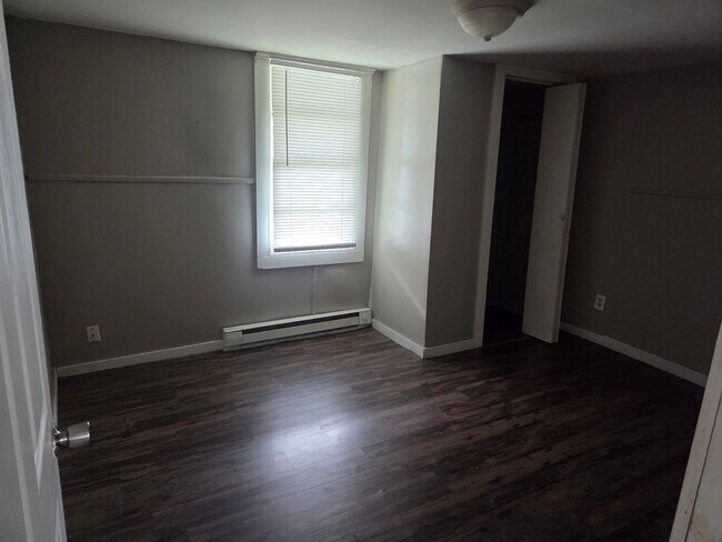 Building Photo - MGAM-2007 S Penn