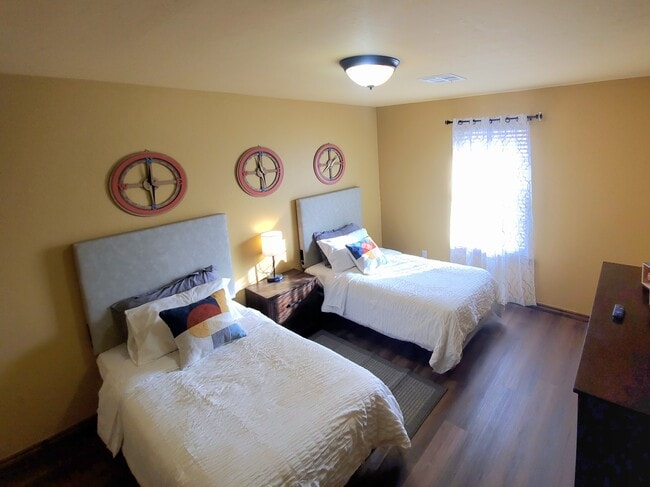 Building Photo - 605 SW 149th Pl