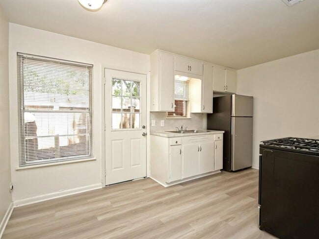 Building Photo - 7601 Tisdale Dr