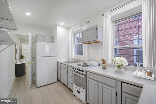 Building Photo - 1430 A St SE