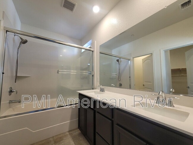 Building Photo - 3805 Amelia Rose Way