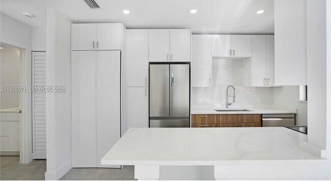 Building Photo - 1119 W Las Olas Blvd