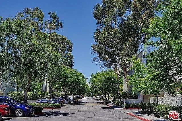 Building Photo - 11818 Moorpark St