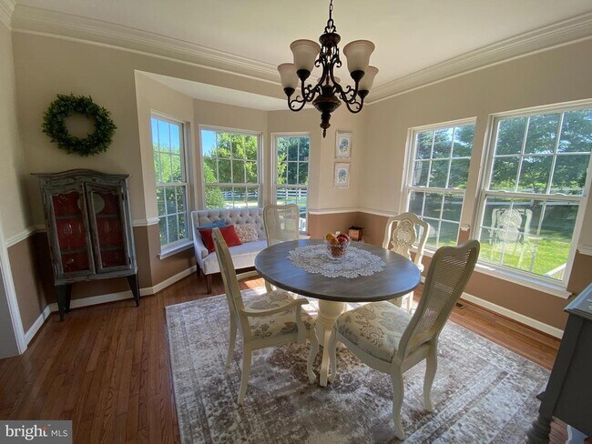 Building Photo - 6 Hollow Creek Cir