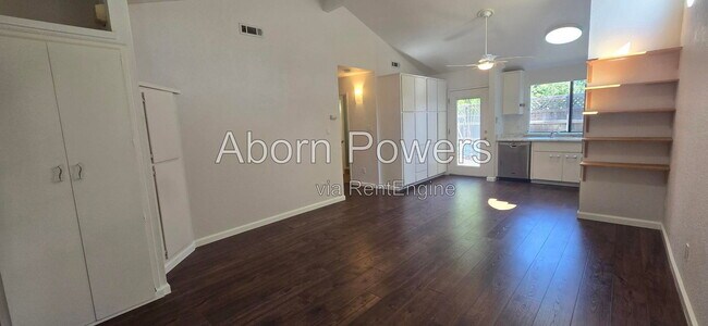 Building Photo - 2417 Oakenshield Rd