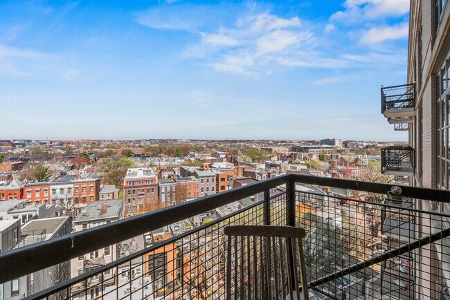 Building Photo - Mt Vernon Square Condo | 1 Bed | 1 Bath | 700 Sf | Private Balcony