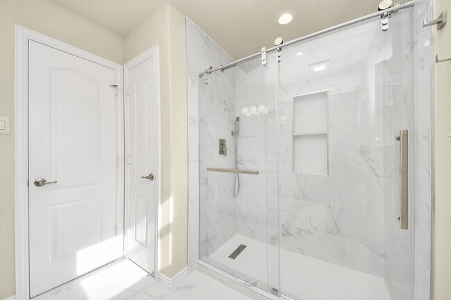 Building Photo - 30243 Twisting Springs Dr