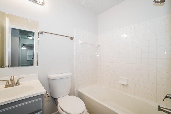 Building Photo - 967 Robmeyer Dr