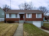 Building Photo - 3 bedroom, 1 bathroom home in College Hill...