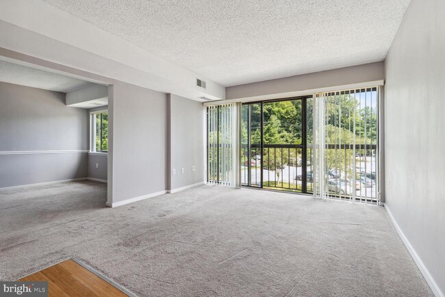 Building Photo - 2921 N Leisure World Blvd