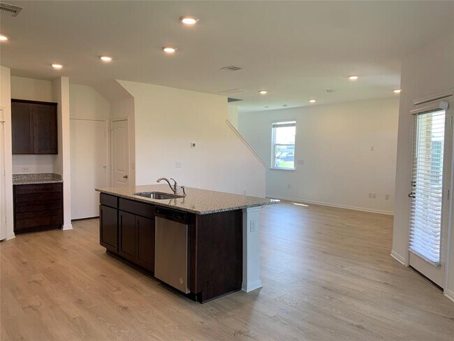 Building Photo - 317 Brody Ln