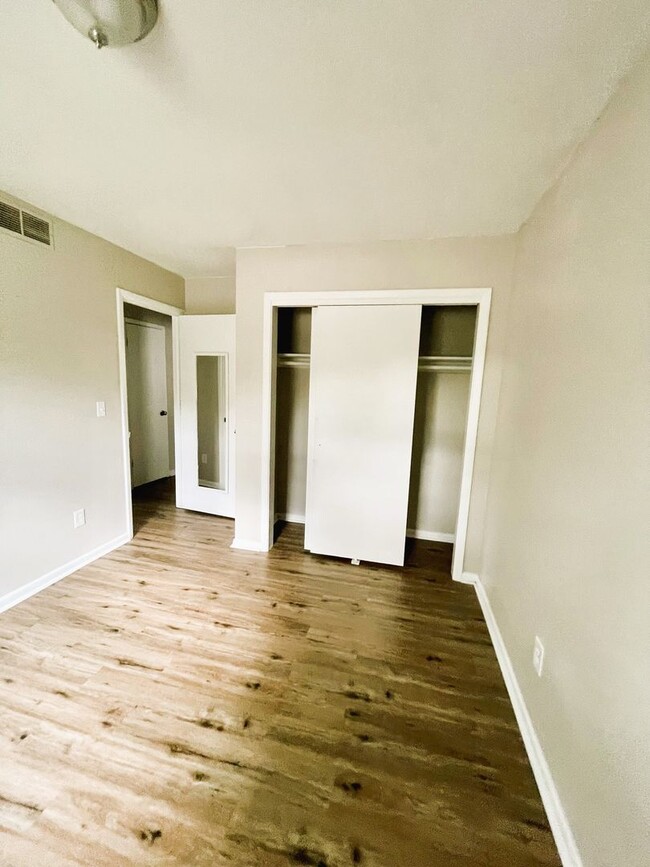 Building Photo - Darling Home in Bel Aire - Finished Baseme...
