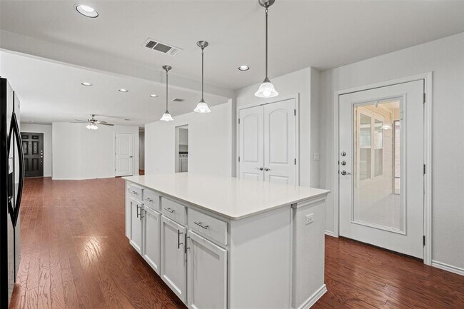 Building Photo - 206 Paint Creek Ln