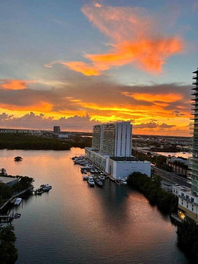 Building Photo - 16500 Collins Ave